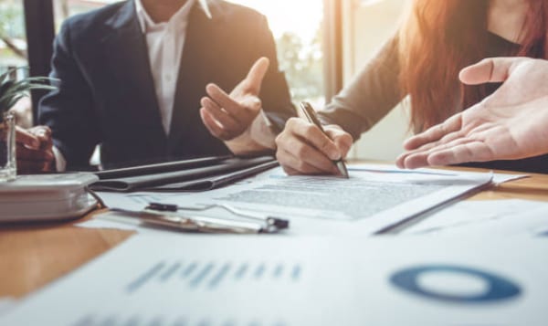 consiste un contrato de arrendamiento de local de negocio